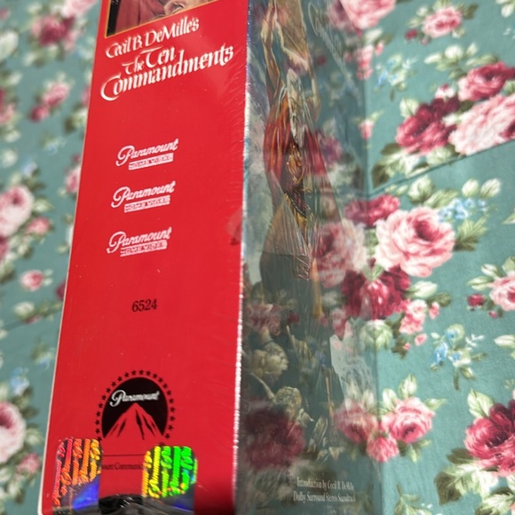 Cecil B. DeMille’s The Ten Commandments! 📼 VHS movie in original sealed wrap 💫 - Picture 8 of 9